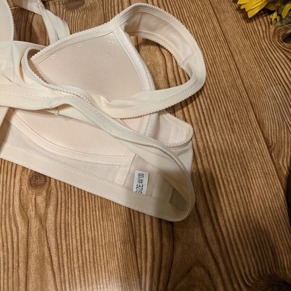 Bra - Picture 2 of 4